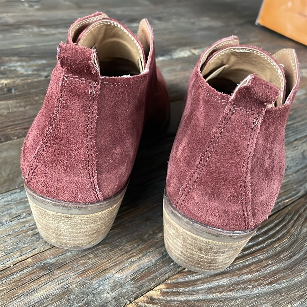 Lucky Brand Kimberly maroon suede bootie EUC size 40 - Picture 6 of 10